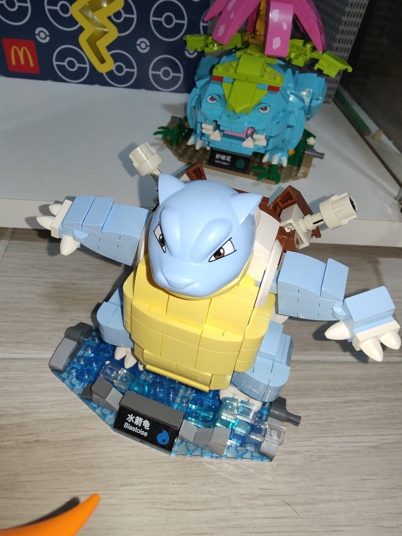 McDonald's Pikachu + Charizard+Blastoise+ Venusaur brick figures ...