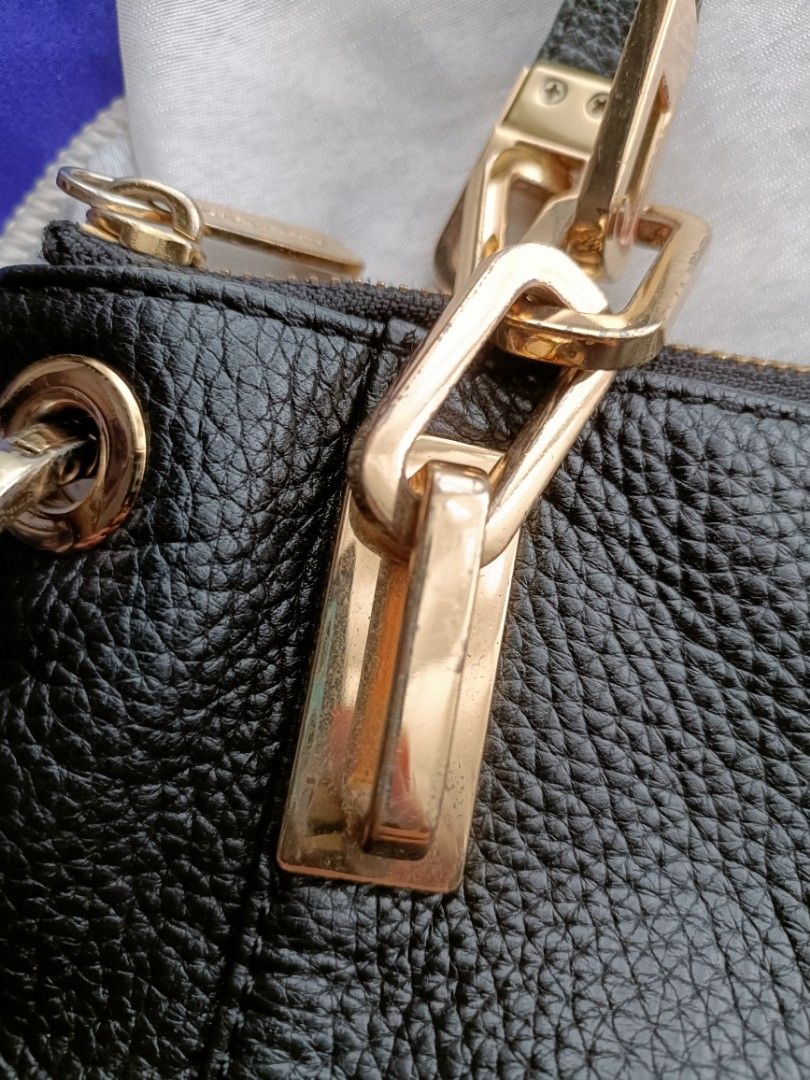 Buy the Michael Kors Brooke Black Pebbled Leather Medium Shoulder Tote Bag