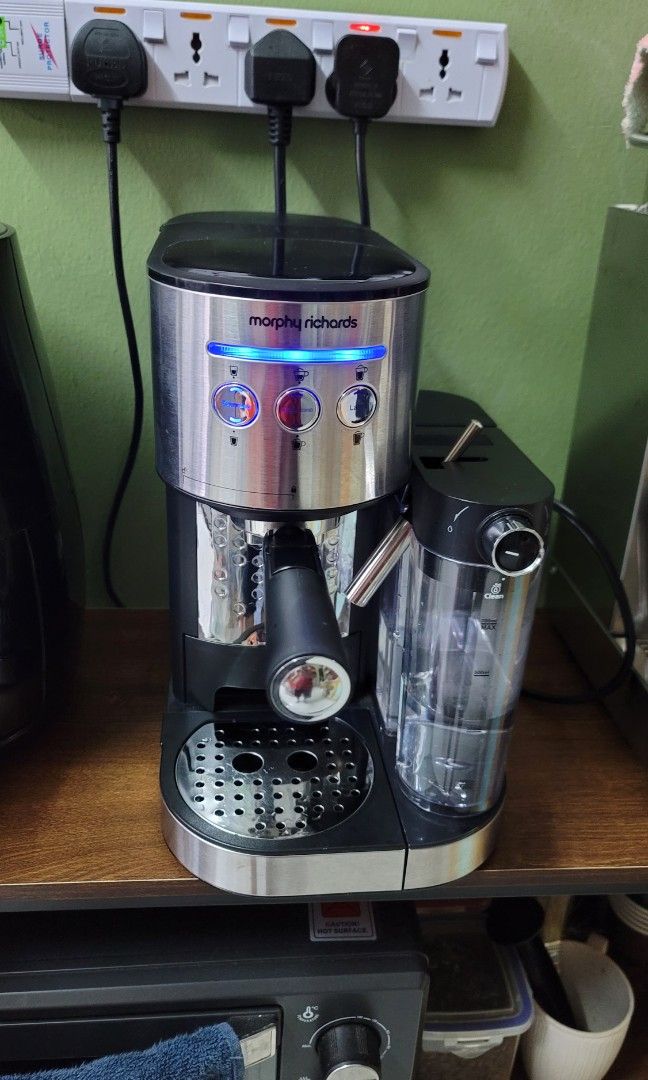 Morphy Richards Espresso Maker with auto froth coffee machine, TV