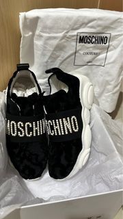 Moschino brocade logo teddy shoes size 38 like new