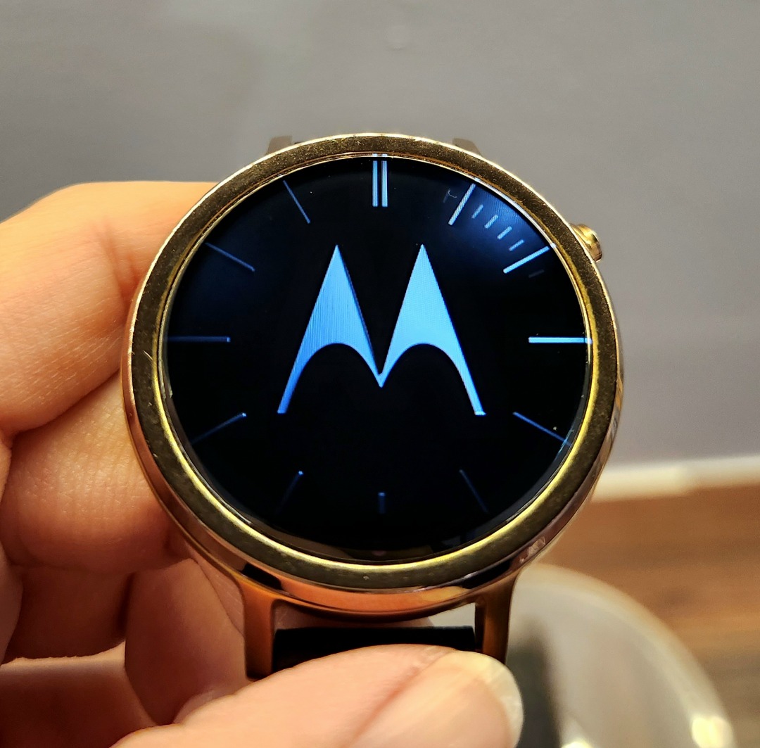 Moto360 2nd gen 42mm rose gold android smart watch, Mobile Phones