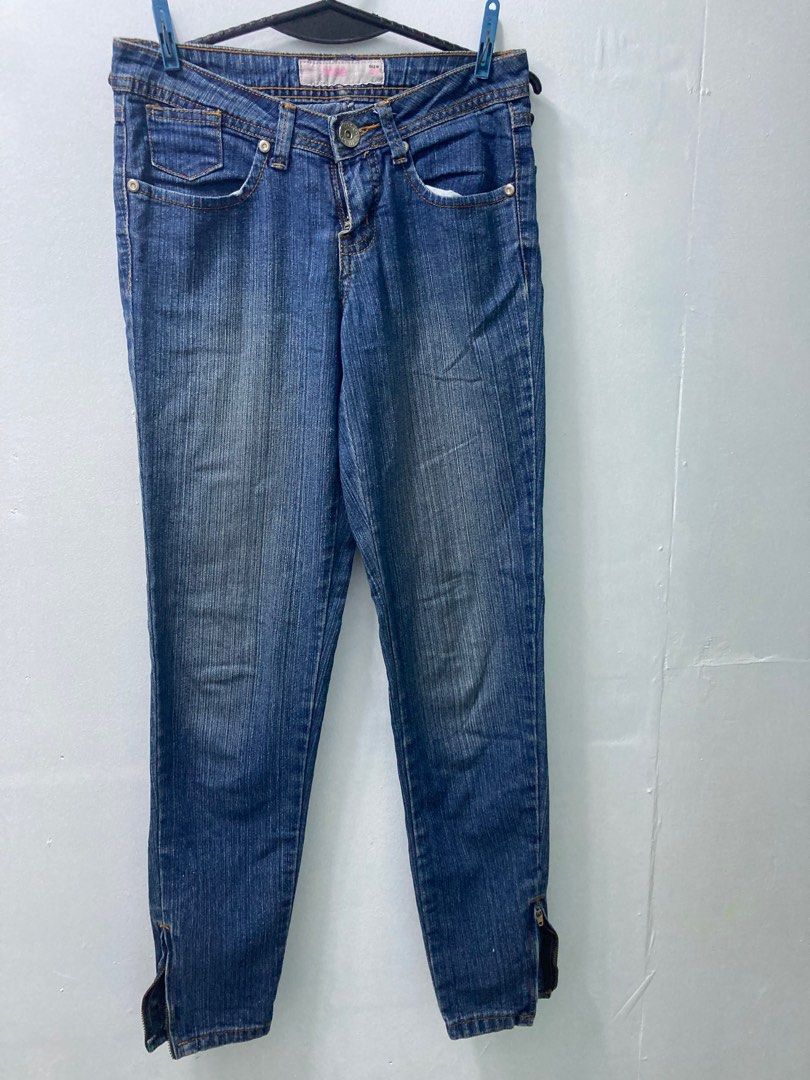 MSE Jeans 👖 Size 26 (Category: Jeans) located in Taguig. Submitted by 9jadotcom (Listing ID 1210923716, Image 3). Description: MSE Jeans 👖 Size 26 Slim fit RFS - Hindi na kasya, sis. Matagal na nakatago ito, but I just cannot let it go. Getting my pre-pregnancy waistline doesn’t seem to be something I should aspire for. I decided (finally, after several years) to accept myself for the new size I’m in, therefore I’m selling them to let go. 💔 Pl