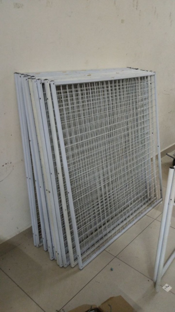 Netting frame display, Furniture & Home Living, Furniture, Shelves