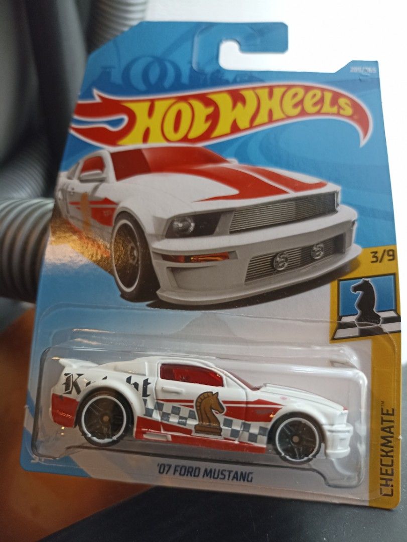 Hot wheels 07 sale ford mustang checkmate