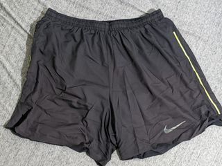 Nike 跑步短褲 兩件 二手