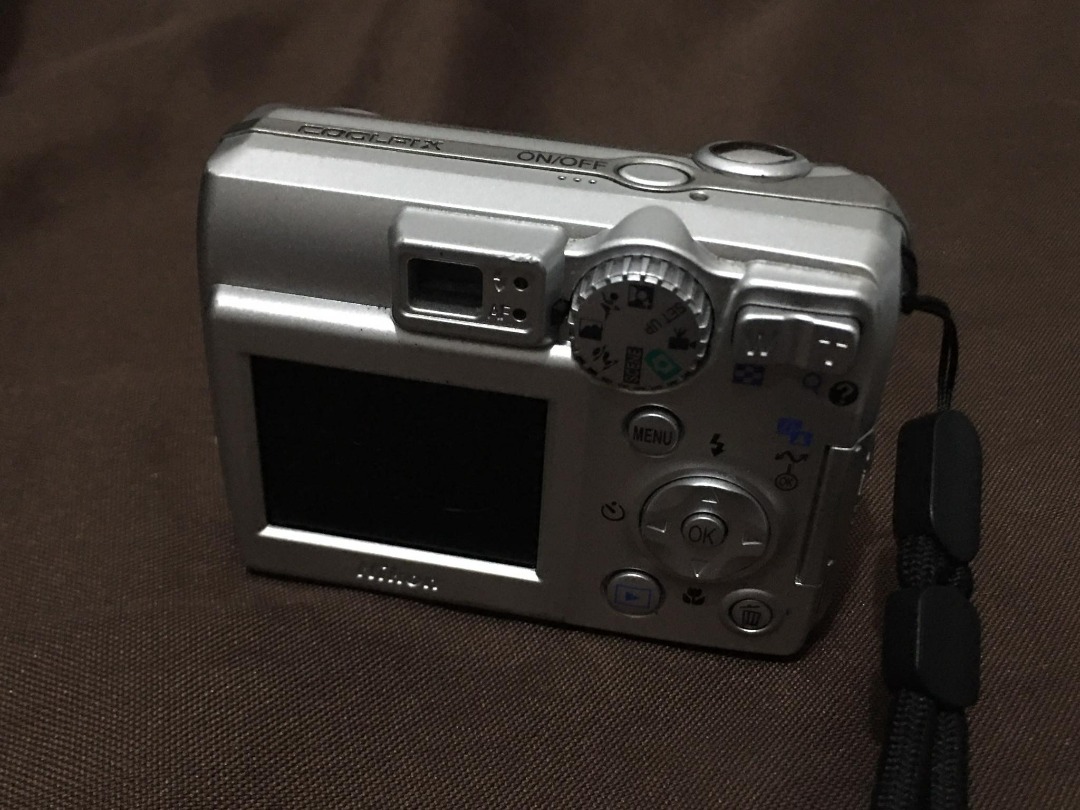 NIKON COOLPIX 5600, Photography, Cameras on Carousell