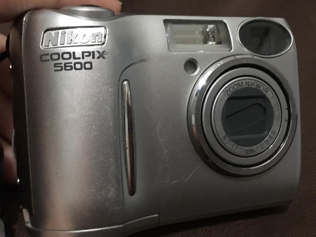 NIKON COOLPIX 5600, Photography, Cameras on Carousell