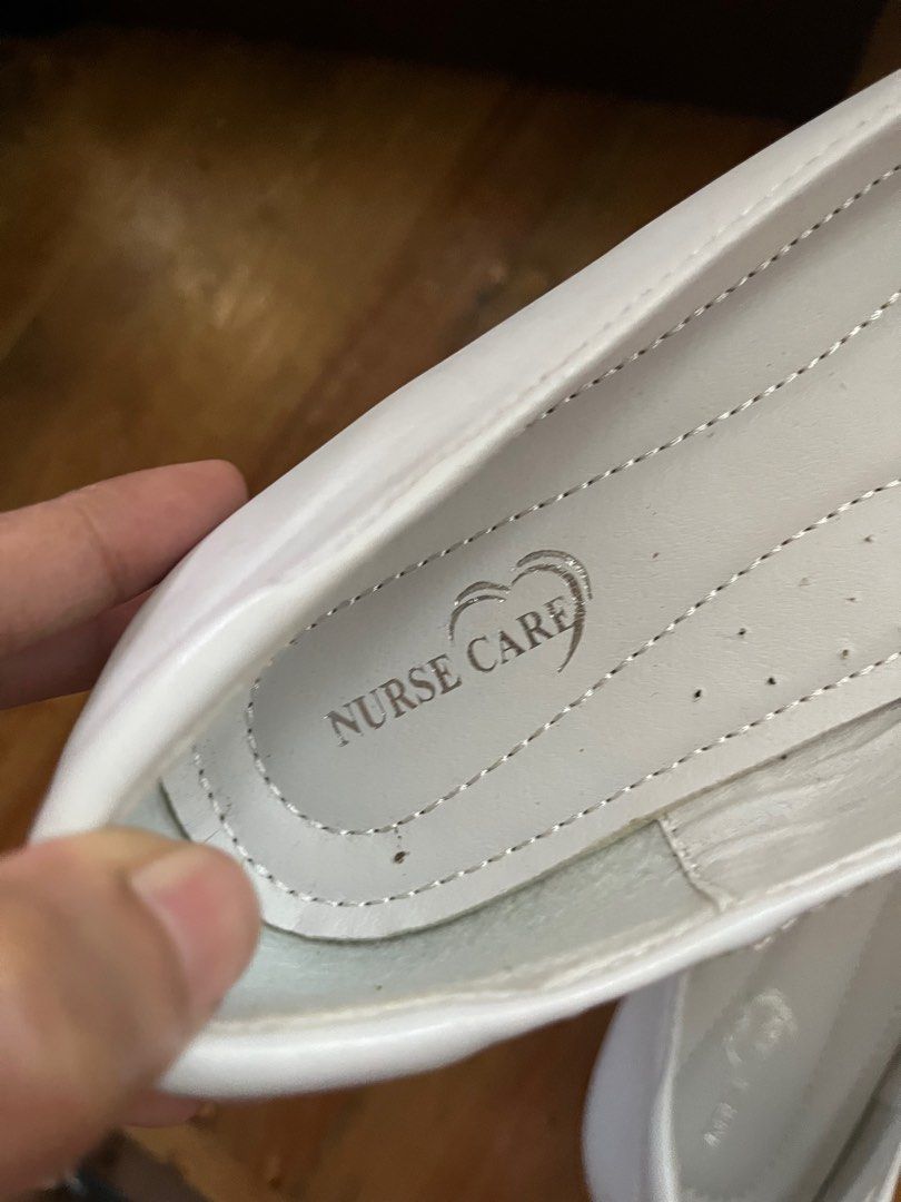 mens white nursing shoes