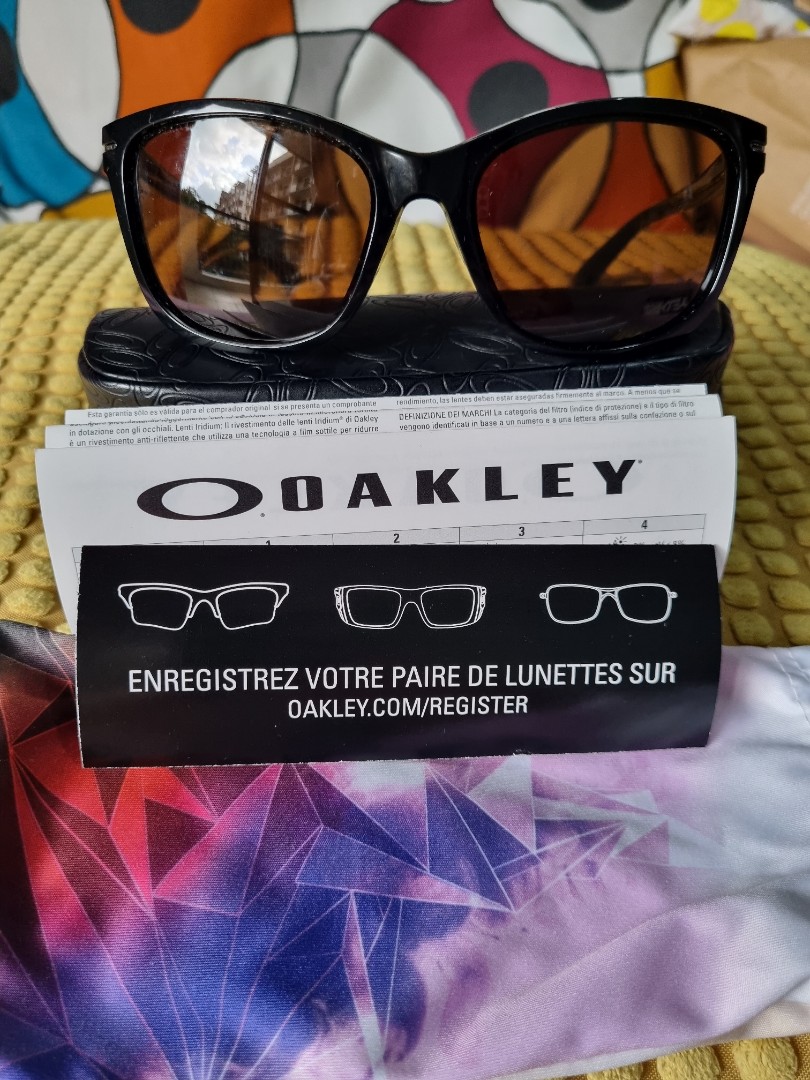 Oakley Drop In, Men's Fashion, Watches & Accessories, Sunglasses & Eyewear  on Carousell