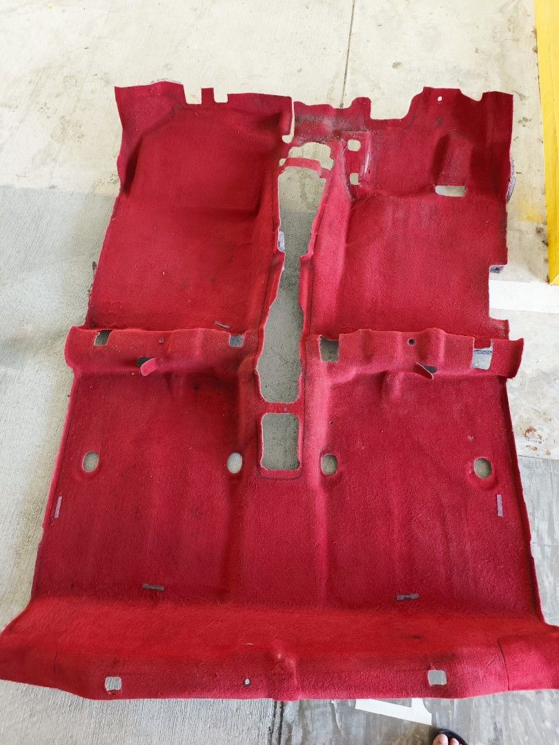 Original Honda Civic Type R FD2R Intertior & Parts (Category: Accessories) located in Singapore. Submitted by l1_motorsports (Listing ID 1210948510, Image 1). Description: Recently just dekitted out.. 1 set of Honda Civic Type R FD2R original interior items. 1) Full Red Carpet (no cut /torn) - $500 (1st picture).