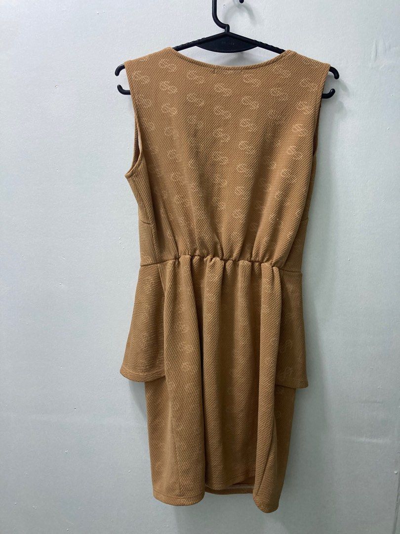Petit Monde Dollar Dress (Category: Dresses) located in Taguig. Submitted by 9jadotcom (Listing ID 1210944786, Image 2). Description: 2026 update: still stunning, still available. Mall bought item, good quality for the price of tiangge! Bili na! - Pencil cut short dress from Petit Monde. Free size but best fits small to medium frame. For reference, I’m 5’3” and skirt runs a couple of inches above my knee. Feel free to chat me up if you want a “wh