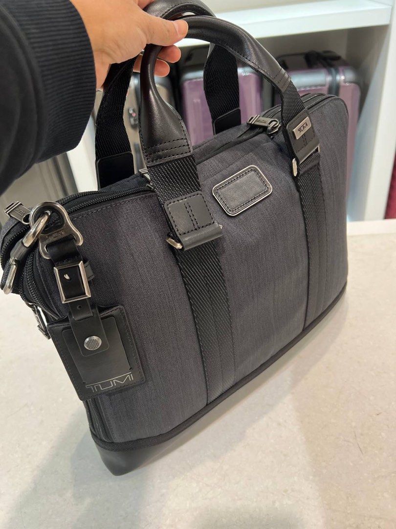 Tumi sales slim brief