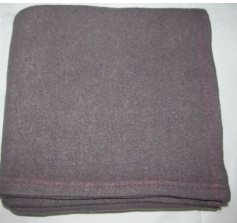 QATAR AIRWAYS grey fleece airline blanket travel throw, Furniture
