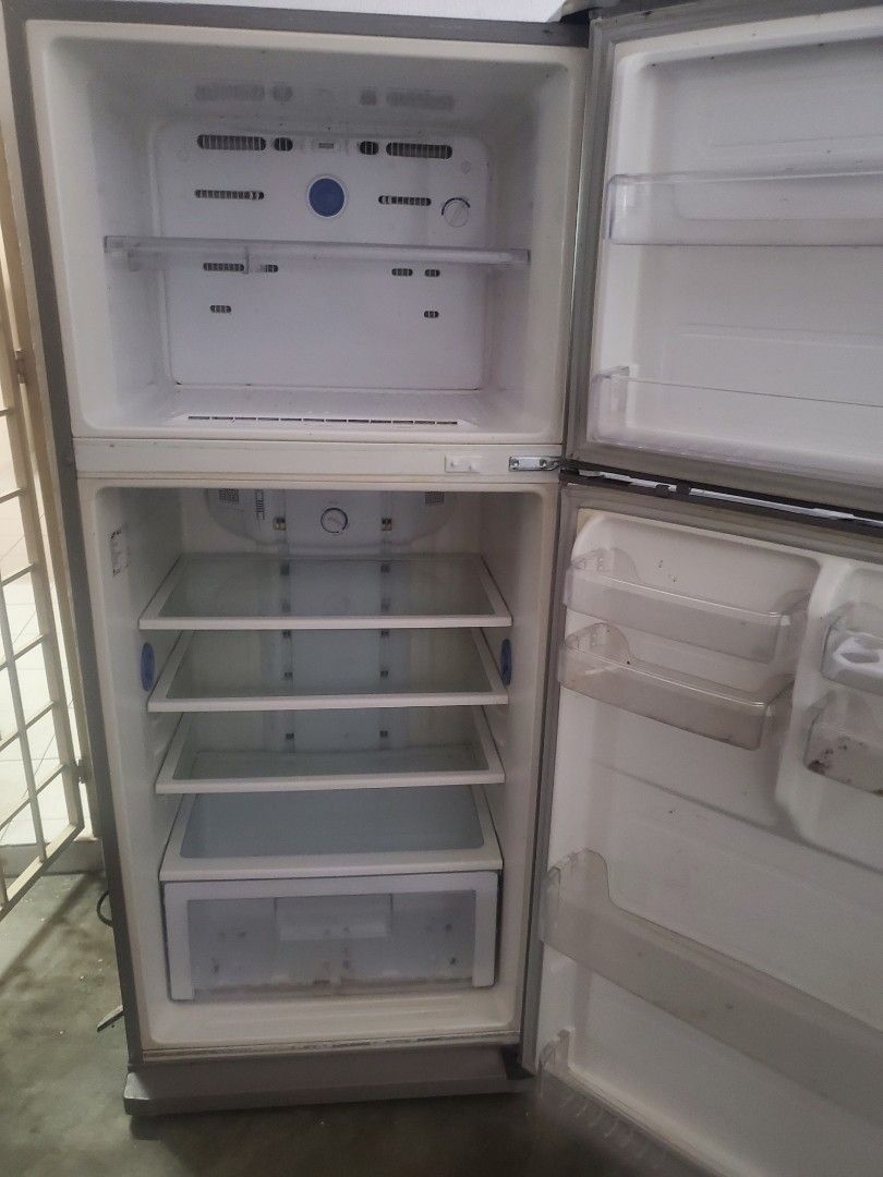 Samsung 2 door Fridge, TV & Home Appliances, Kitchen Appliances