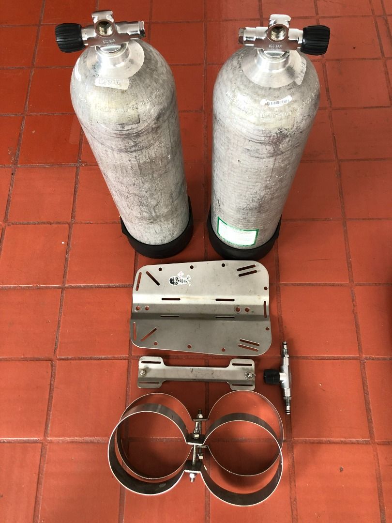 Scuba Twin Tank Set with Back Plate and Manifold, convertible to