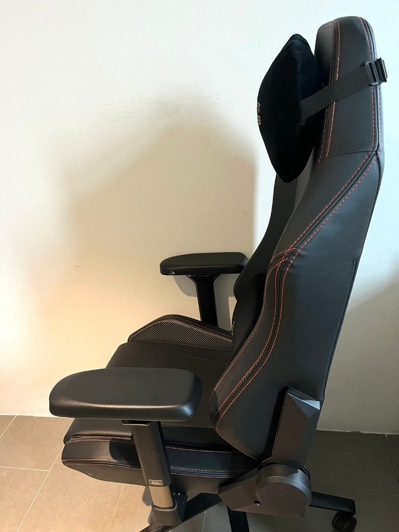 Secret Lab Gaming Chair, Furniture & Home Living, Furniture, Chairs on