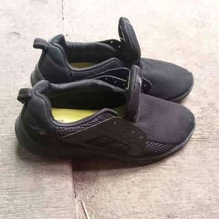Sepatu Running Spotec