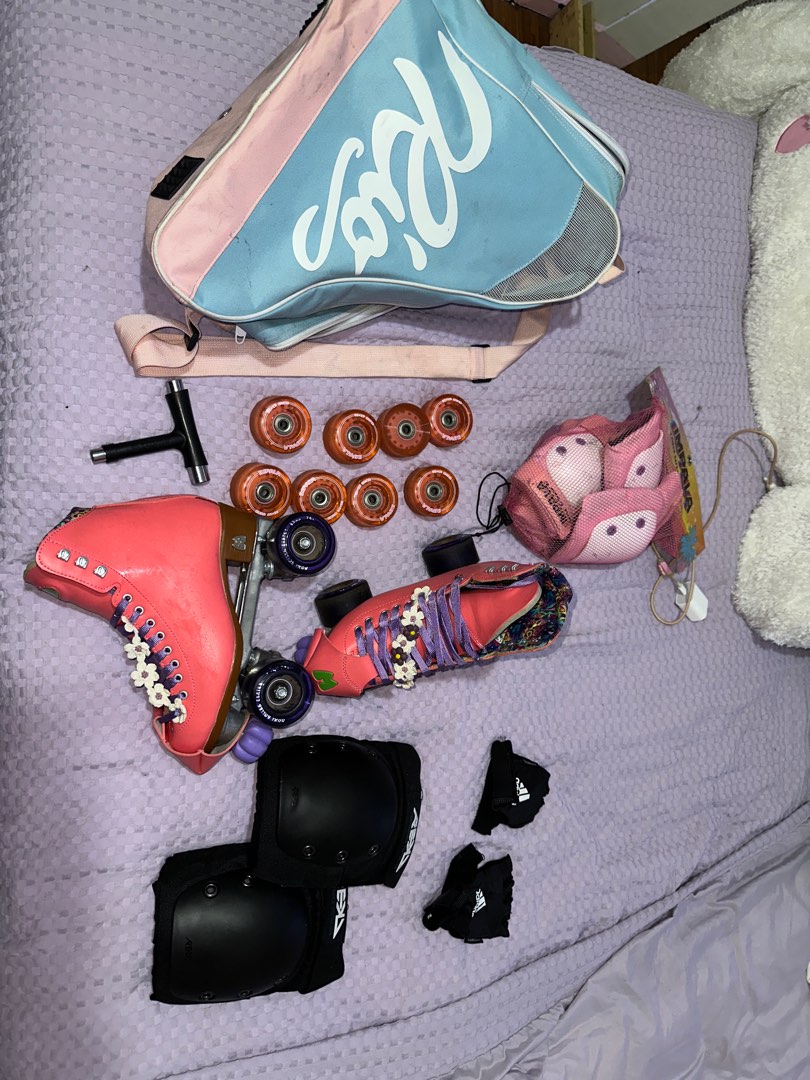 SKATING GEAR: MOXI BEACH BUNNY SKATES US6, Sports Equipment, Sports ...