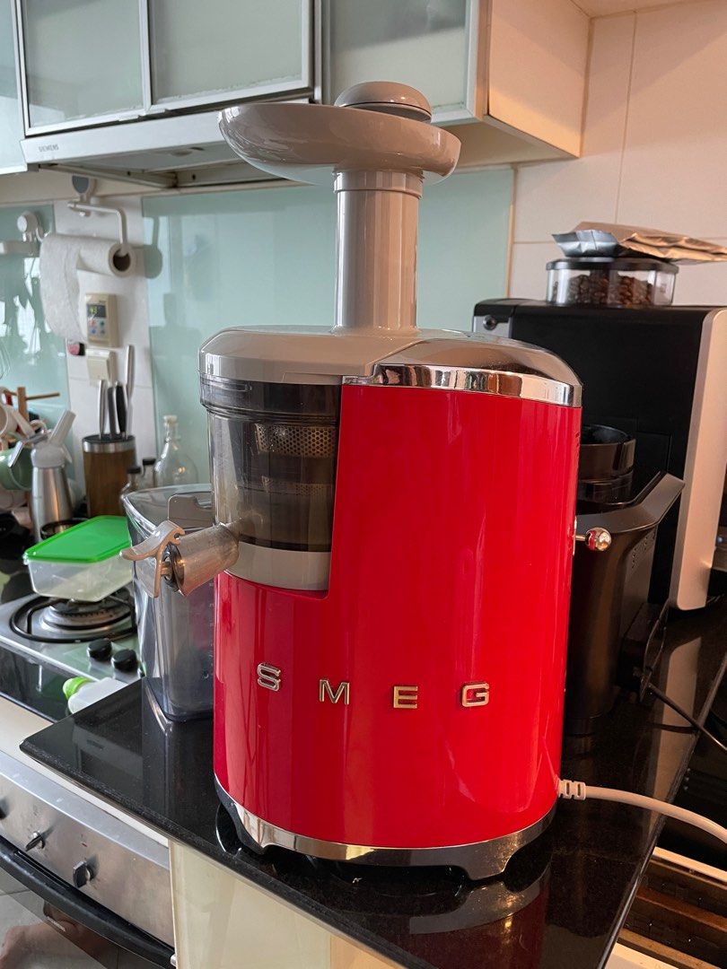SMEG cold press slow juicer, TV & Home Appliances, Kitchen Appliances