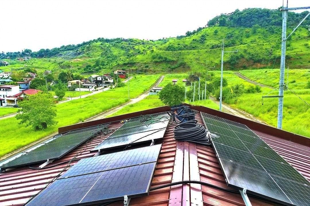 SOLAR PANEL FOR SALE!, Furniture & Home Living, Home Improvement