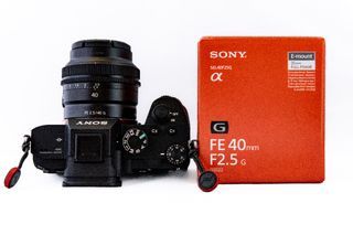 Sony FE 40mm f/2.5 G