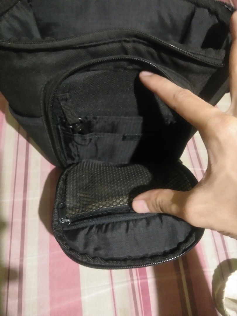 Tenba Camera Bag (Category: Camera Bags & Carriers) located in Taguig. Submitted by castlecrest (Listing ID 1210994819, Image 2). Description: Camera Bag Brand: Tenba.