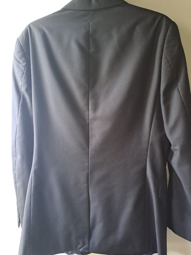 Topman Suit Coat Jacket Black US 38R ( (Category: Coats, Jackets and Outerwear) located in Quezon City. Submitted by ph_araoh (Listing ID 1210929930, Image 3). Description: Original Topman suit Black color Fit for asian male Small to Medium size (above 5"5 but below 6" height, 30-32 size waist) Like new condition! Mall price: P6,000.