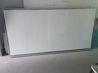 Wall mounted white board