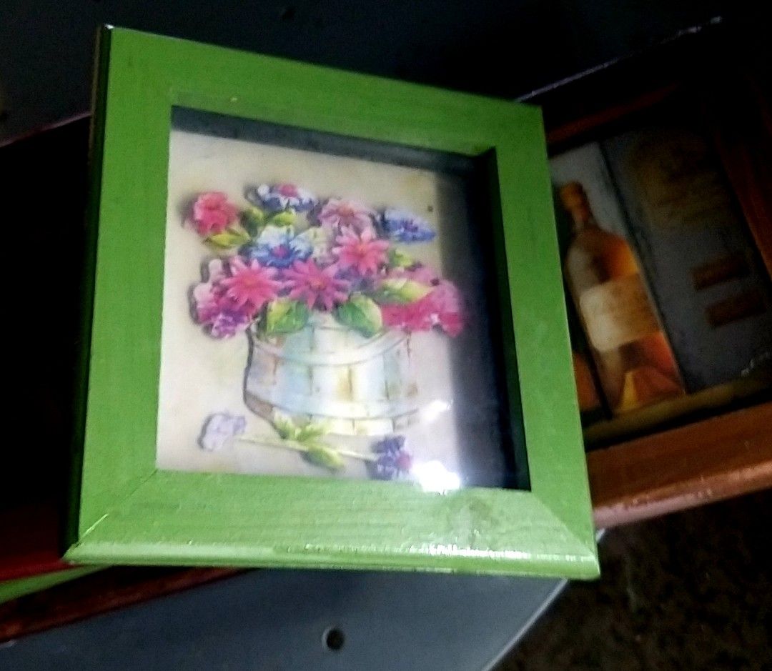 3D frames (Category: Craft Supplies & Tools) located in Singapore. Submitted by hl_wonderland (Listing ID 1211110174, Image 3). Description: frames for 3D crafts, dried flowers or miniature displays. A set of 5 @ 6"x5" made with natural wood.