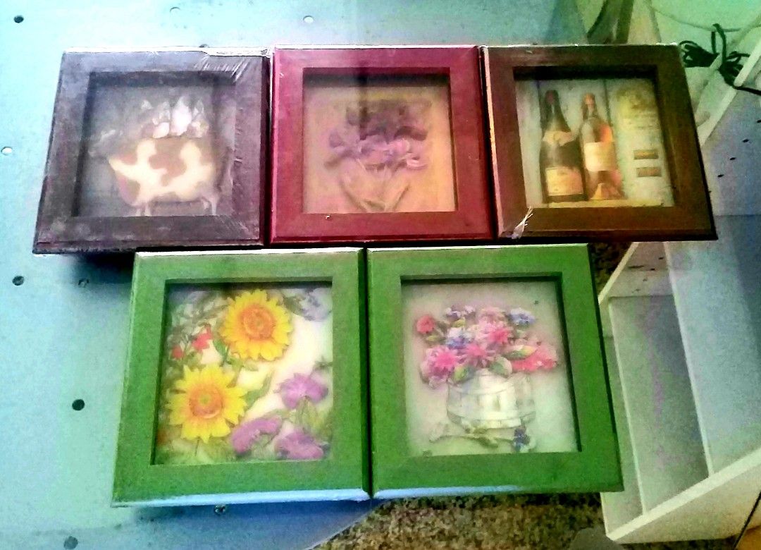 3D frames (Category: Craft Supplies & Tools) located in Singapore. Submitted by hl_wonderland (Listing ID 1211110174, Image 1). Description: frames for 3D crafts, dried flowers or miniature displays. A set of 5 @ 6"x5" made with natural wood.