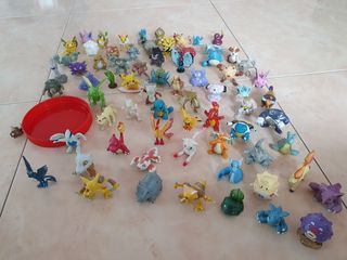 Pokemon small figurine toys
