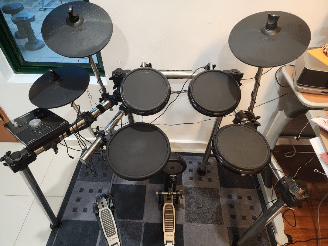 Alesis Drum Kit, Hobbies & Toys, Music & Media, Musical