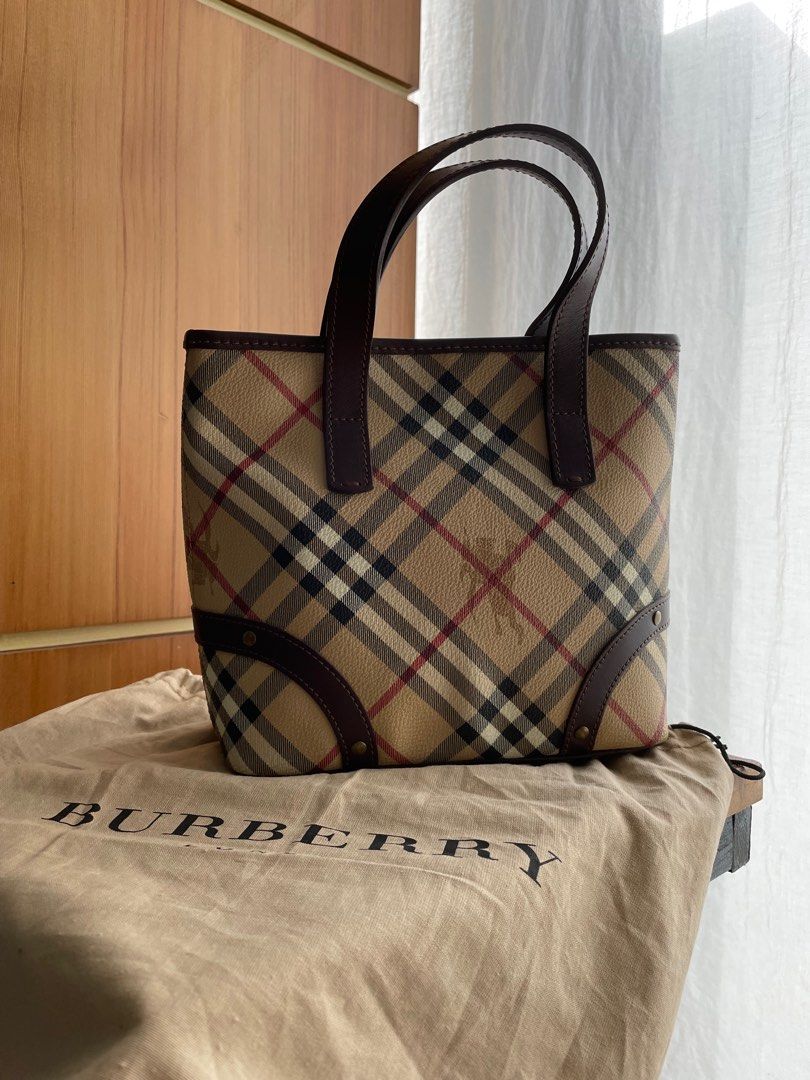 Small burberry purse 2025