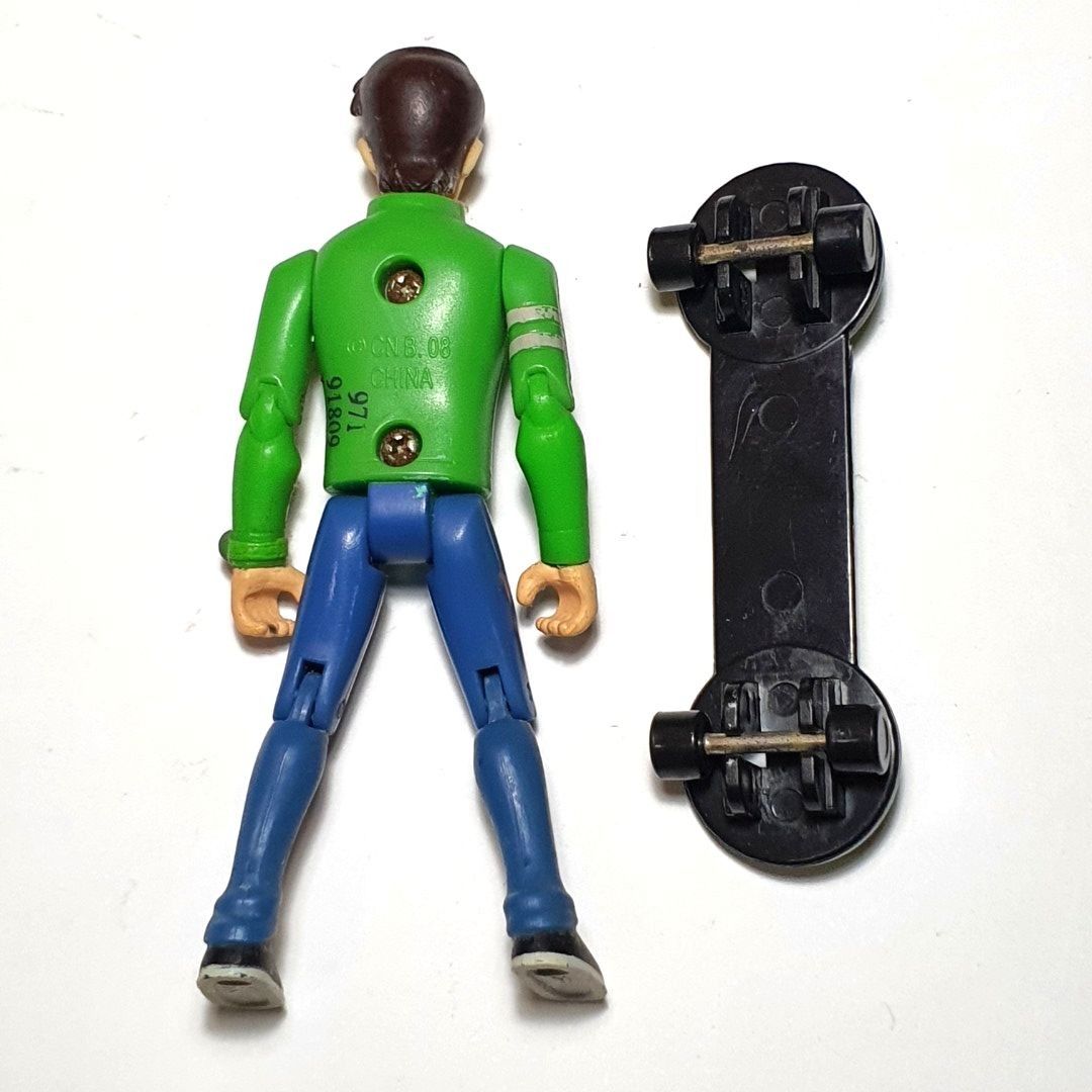 Ben 10 clearance skateboard toy