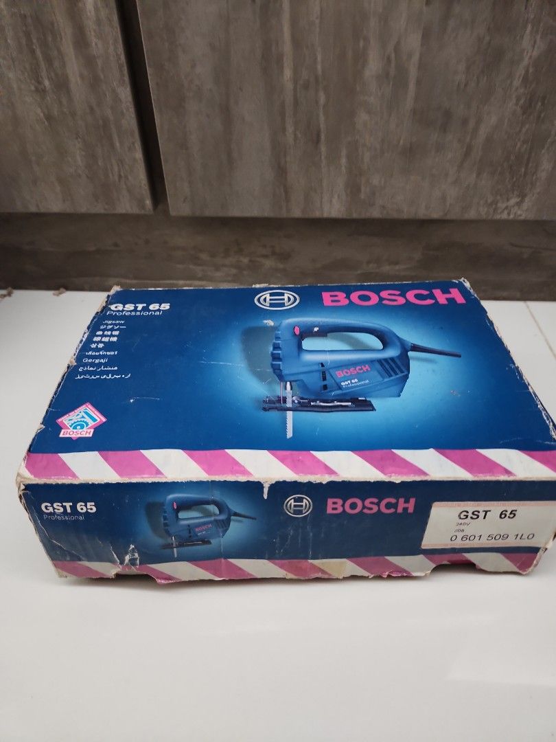 Bosch corded jigsaw GST 65, Everything Else on Carousell