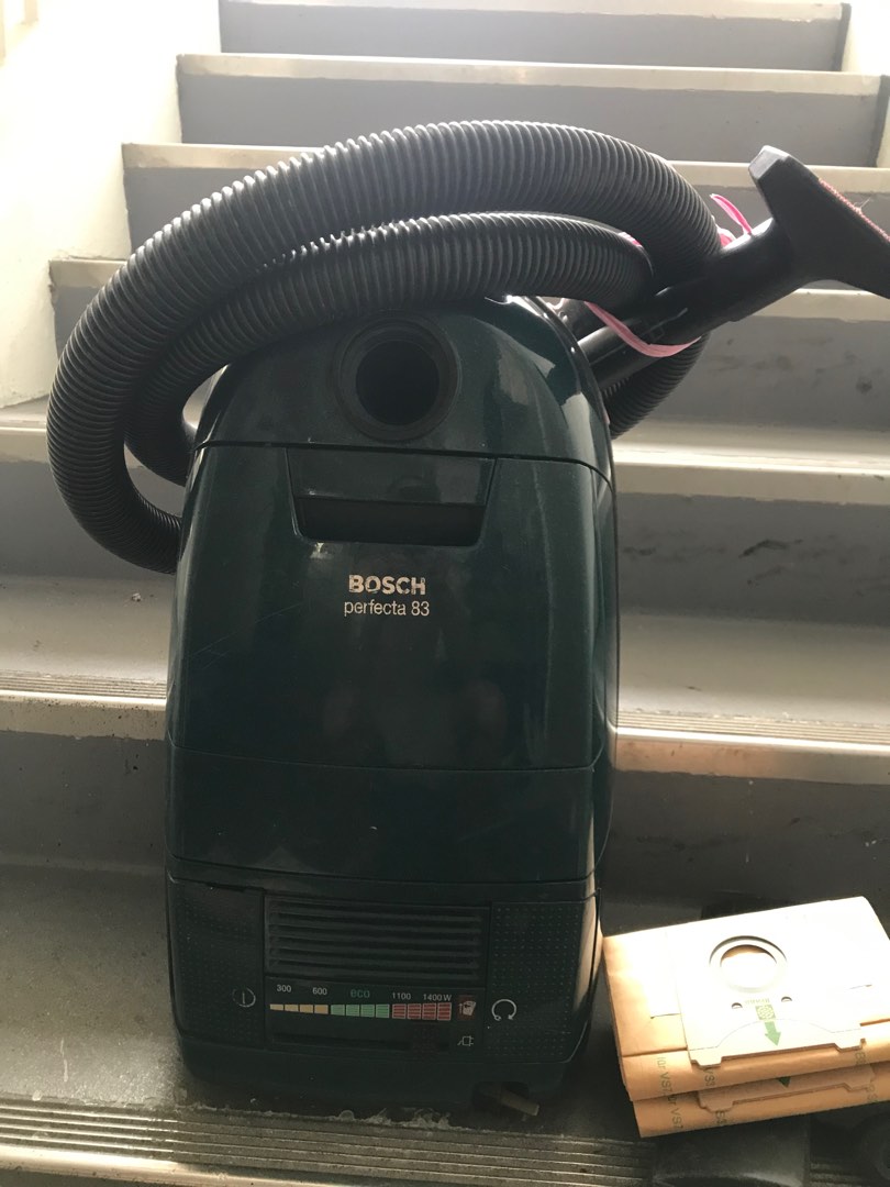 Bosch vacuum cleaner, Furniture & Home Living, Cleaning & Homecare