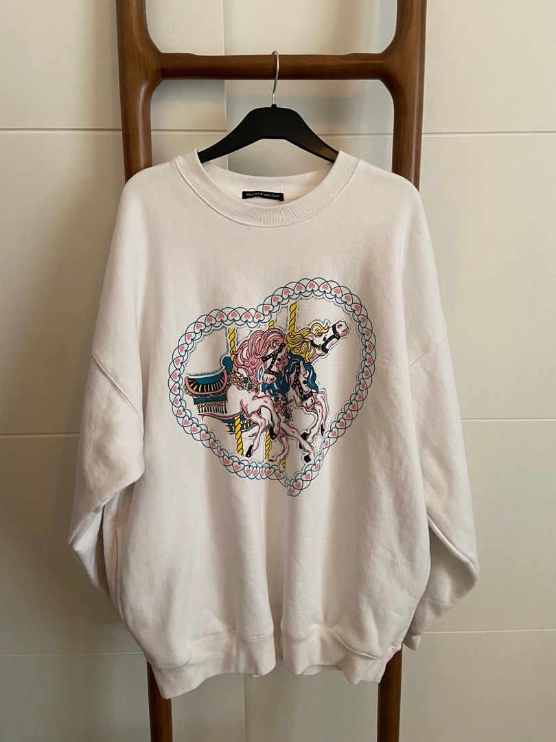 Brandy Melville Bonnie top, 女裝, 上衣, 長袖衫- Carousell