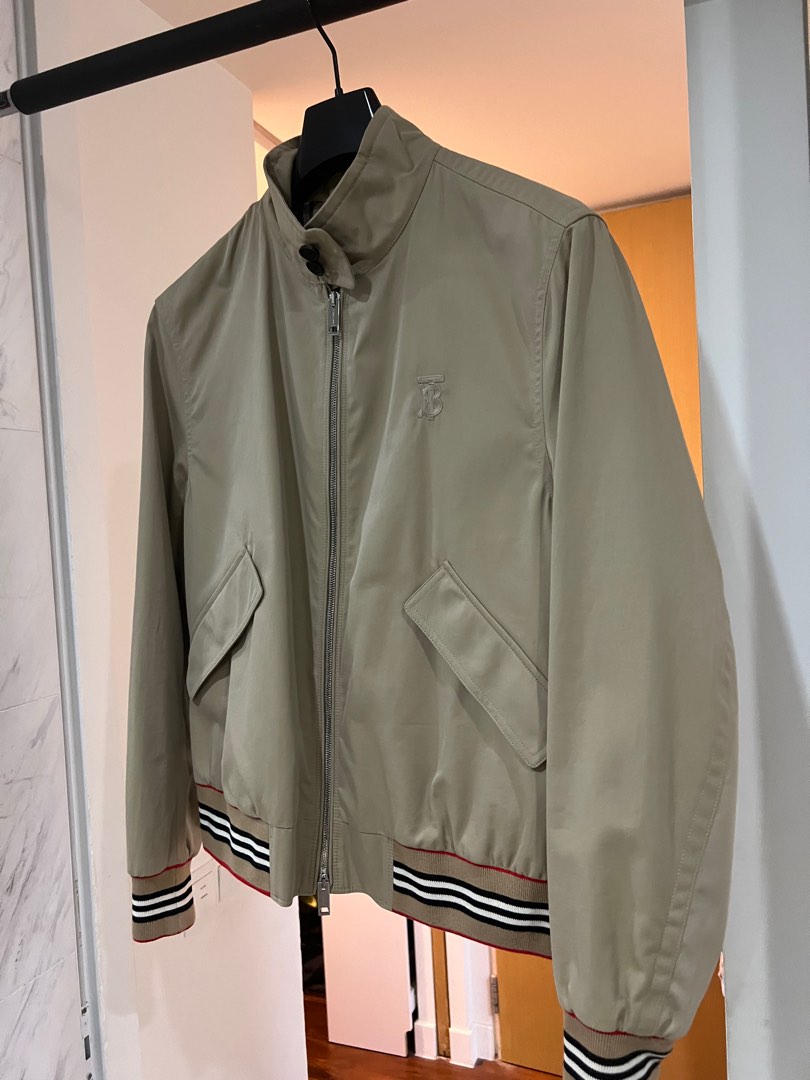 Burberry Harrington Jacket, Men's Fashion, Coats, Jackets and Outerwear ...