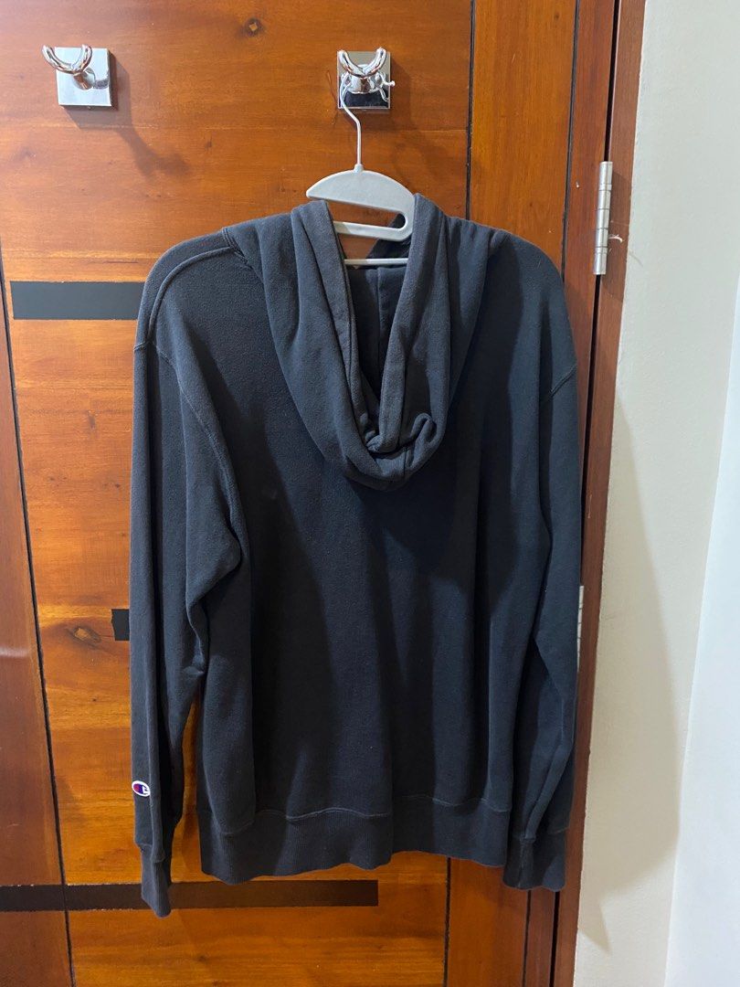Original Champion black hoodie (Category: Hoodies) located in Quezon City. Submitted by migswee07 (Listing ID 1211177970, Image 2). Description: Original Champion black hoodie SIZE L 430+sf Pm me for more details 26 inches length 18 inches width.