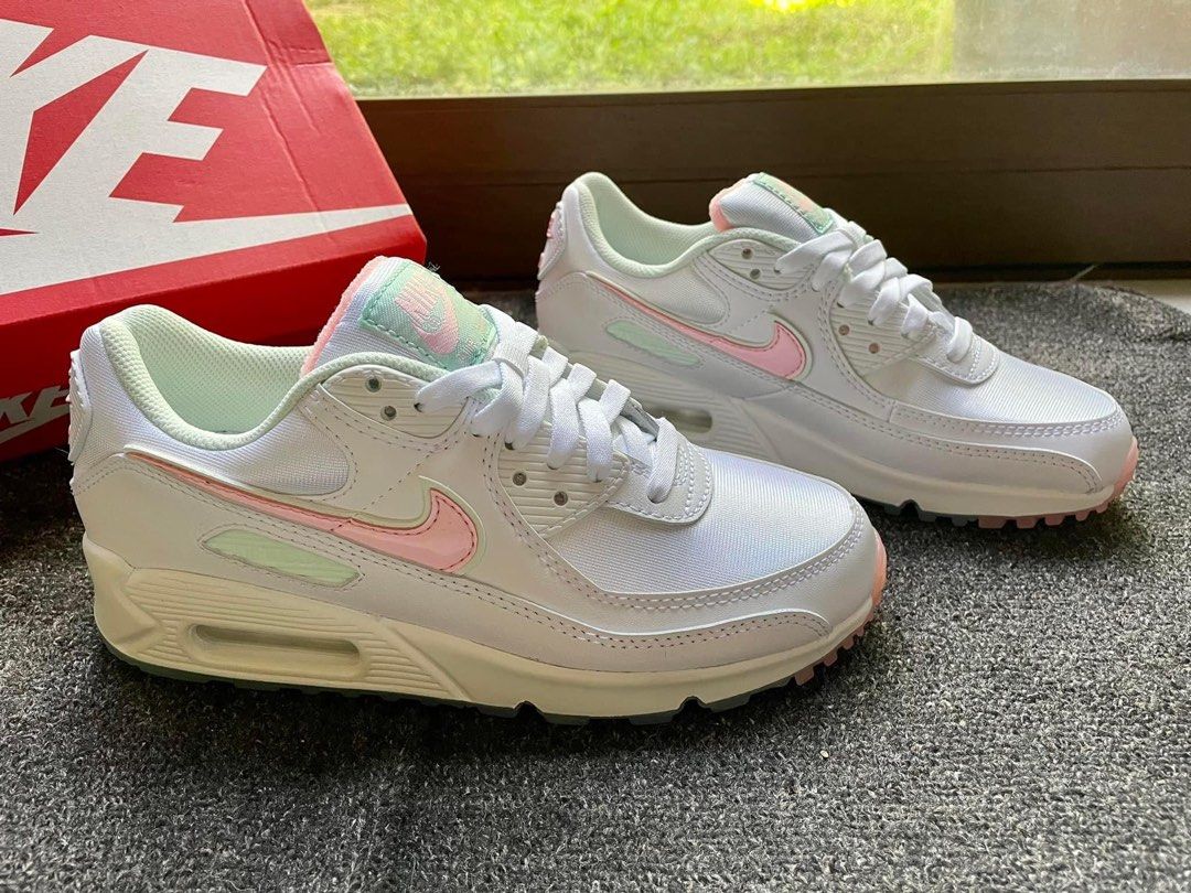 classic air max shoes
