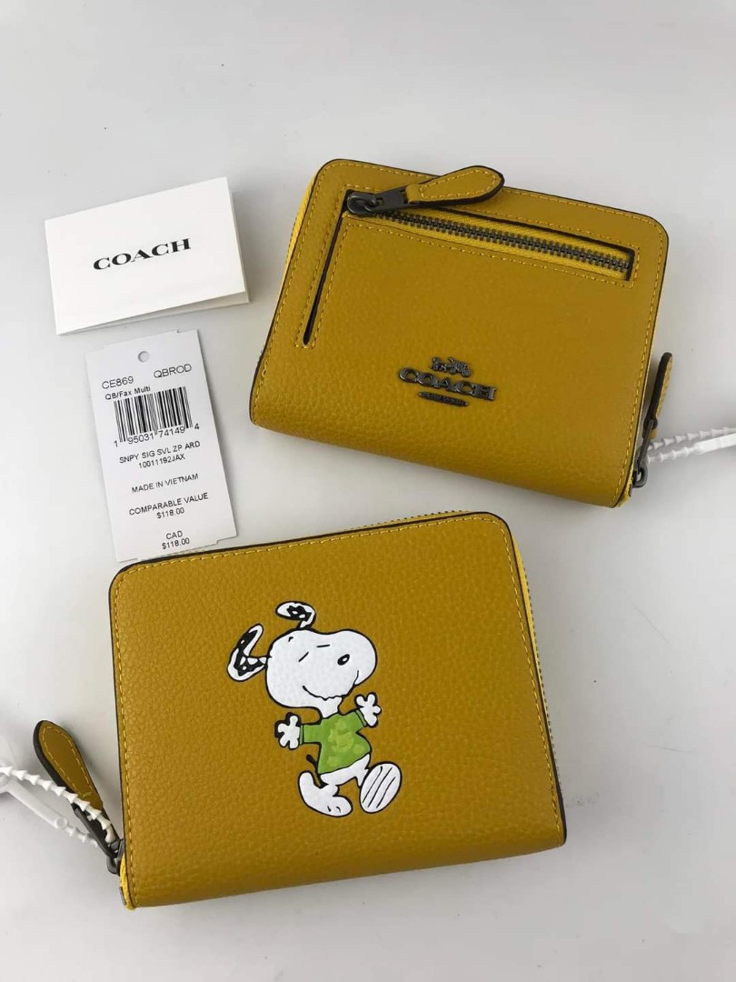 COACH X PEANUTS SMALL ZIP AROUND WALLET WITH SNOOPY WALK MOTIF (COACH CE869)