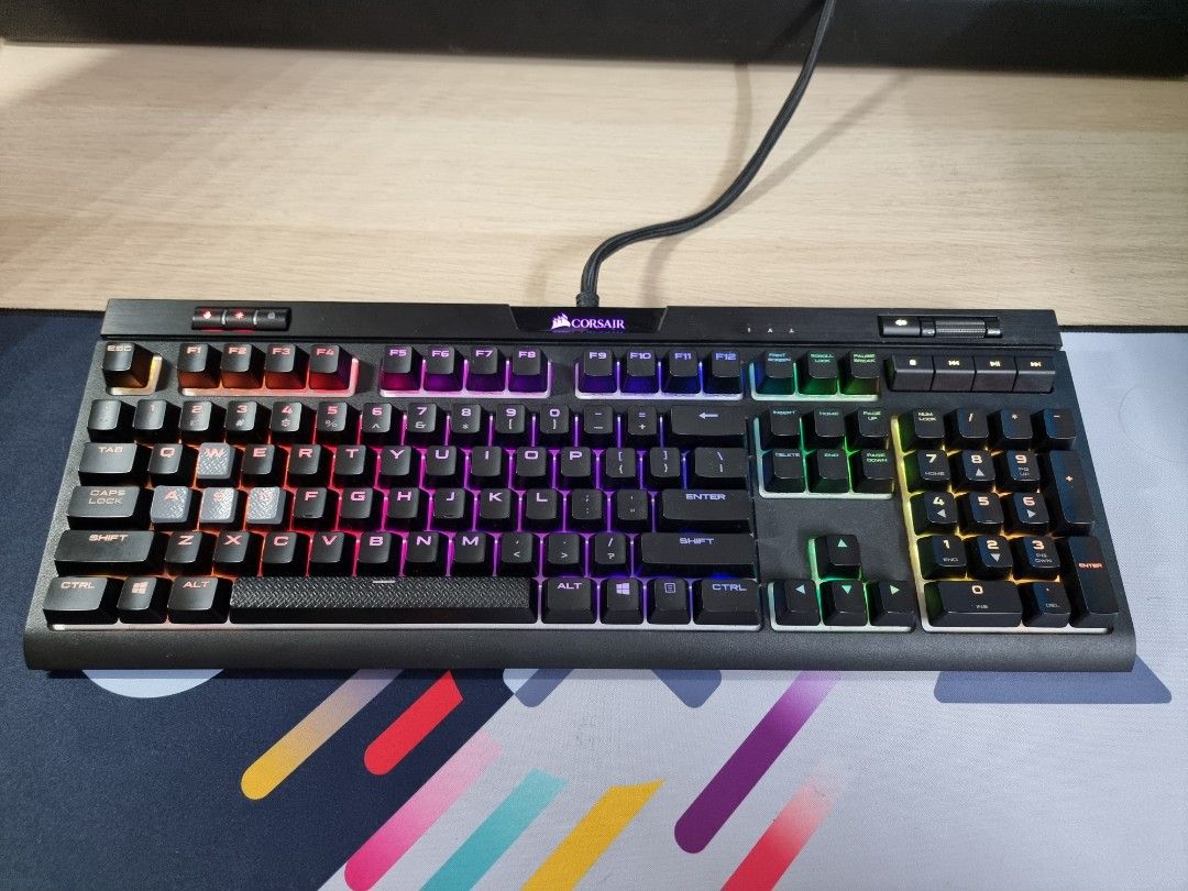 Teclado Gaming Corsair STRAFE RGB MK.2, Cherry MX Silent, USB 2.0