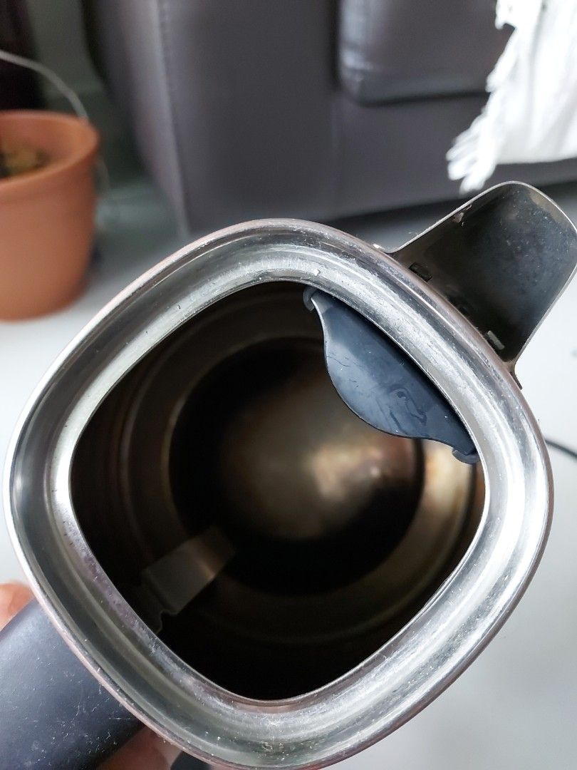 Delonghi 1.7L Electric Kettle (Rose Gold), TV & Home Appliances