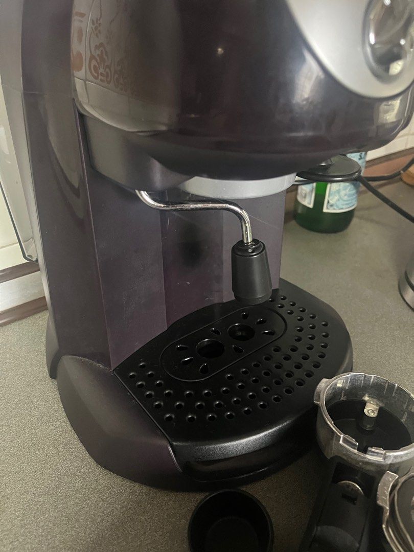 Delonghi manual espresso machine, TV & Home Appliances, Kitchen