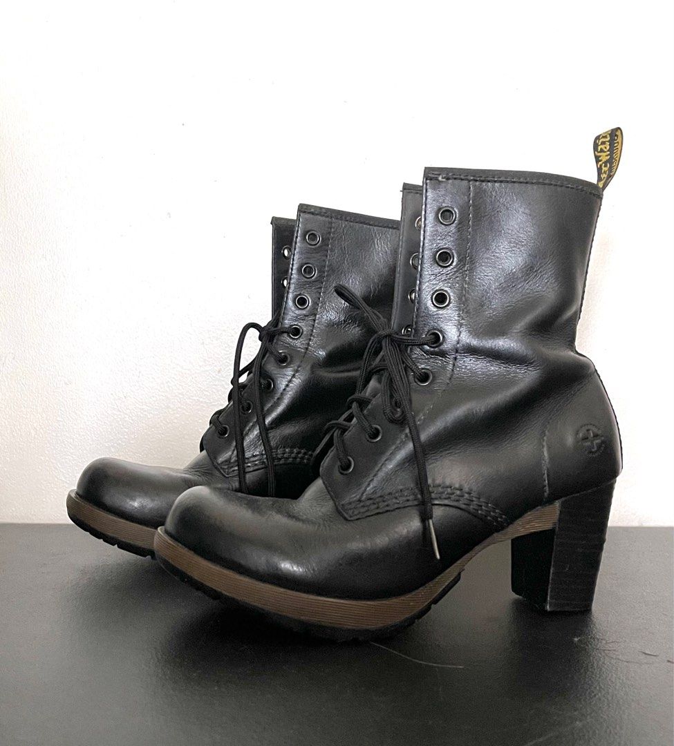ønskelig type dobbelt Dr. Martens DIVA DARCIE (RARE) black polished laredo UK7, Women's Fashion,  Footwear, Boots on Carousell