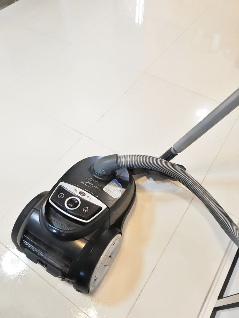 HIGEST suction POWER PHILIPS Vacuum Cleaner ever 2200 Watts., TV & Home