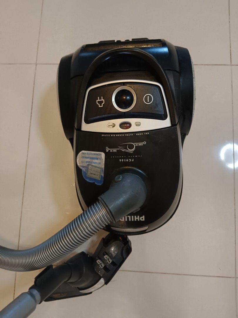 HIGEST suction POWER PHILIPS Vacuum Cleaner ever 2200 Watts., TV & Home