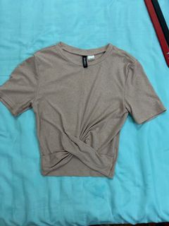 H&M knotted front crop top