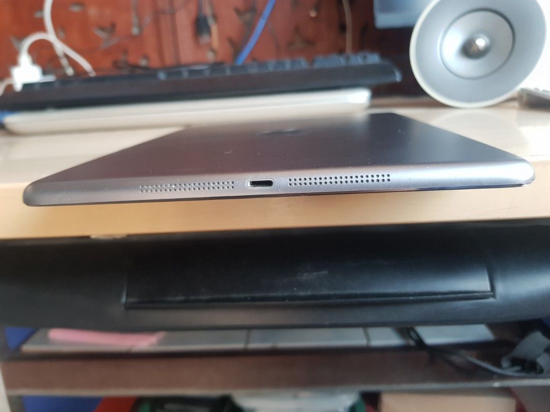 iPad Air 32 GB with case (Category: iPad) located in Batangas. Submitted by jaysonld21 (Listing ID 1211154465, Image 3). Description: Good condition Good battery life No iCloud issue pwede reset iOS 12 max software. Some apps may not work please manage your expectations if sanay kana sa iOS alm mo n workaround dyan. Good for kids pang YouTube, YouTube kids and kids games. All buttons working Unit only Has a few minor scratches sa back and sa fron