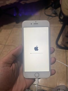 Iphone 6s gold ( selling fast )